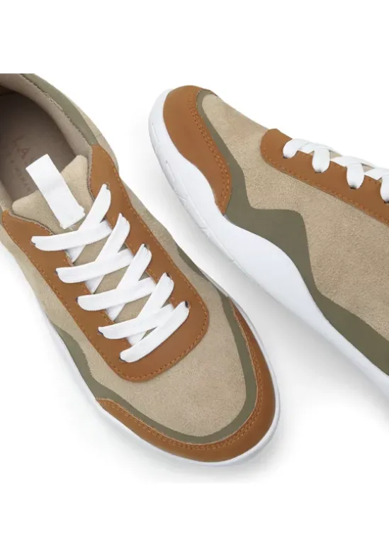Sneaker