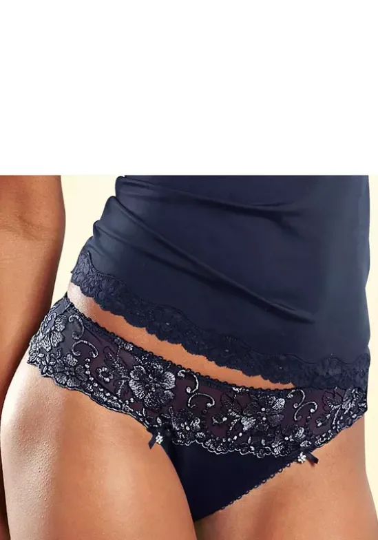 String"Wanda Dessous"