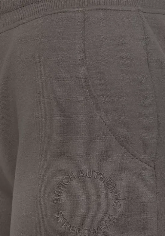 Sweatshorts"Mit Logostickerei"