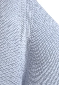 V-Ausschnitt-Pullover